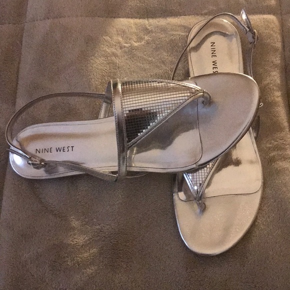 Nine West Silver Sandal - Picture 4 of 8